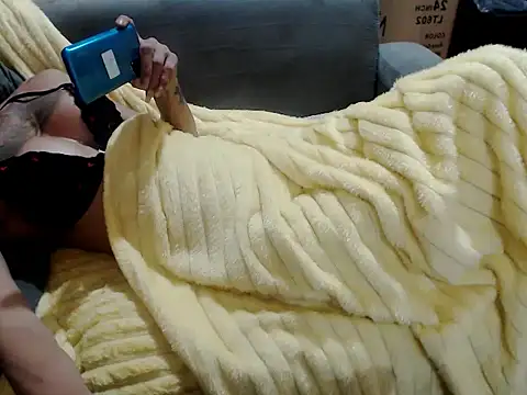 Trish_CurveCock live cam on StripChat