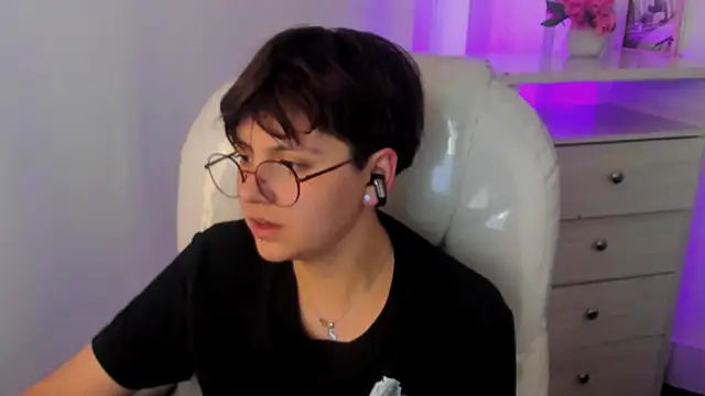 Nathaly_ds live cam on StripChat