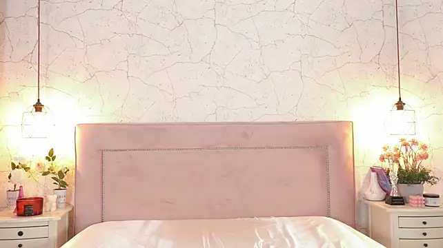 ChannelAngeless live cam preview