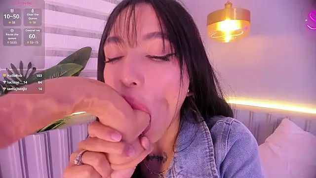 stephanymonroe live cam on StripChat