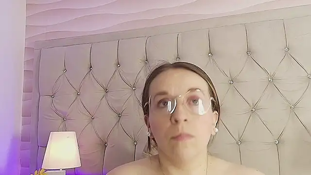 Emely_CaroFg live cam preview
