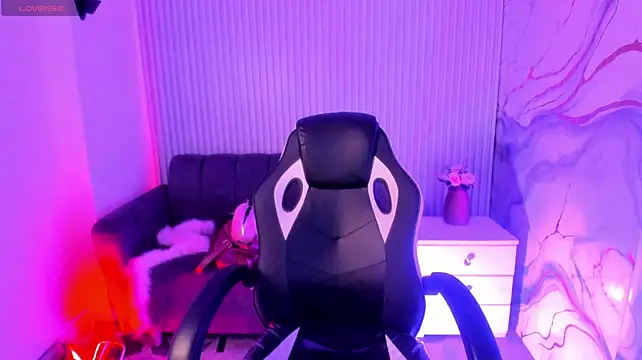 SelenaRogerss webcam