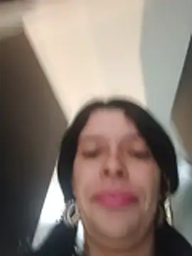 CurvySara1