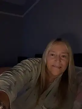 Blondnboujee53 live cam preview