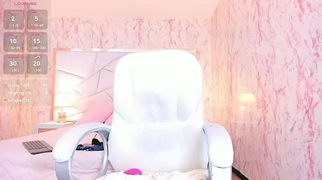 Emily_Whinfre