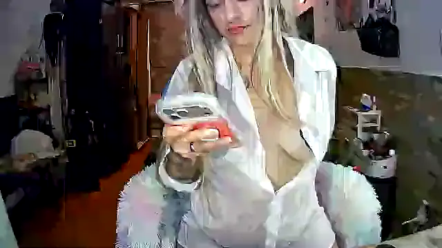 AngelaQueen_