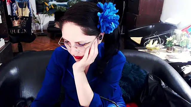 Show in live webcam con Imperatriza - Giocattoli Lovense interattivi disponibili