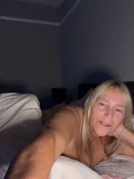 Blondnboujee53 live cam preview