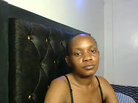 Pixieluck webcam stripchat model stream image