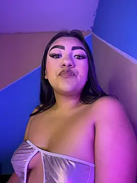 Laulin_TayyyX webcam stripchat model stream image
