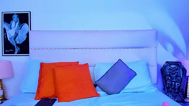 TaylorEvanss live cam preview