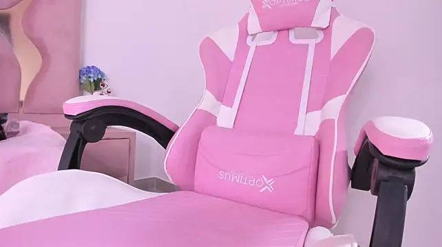 Sofia-candyht webcam stripchat model stream image
