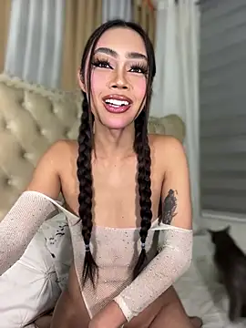 Innocent_yanixx69 live cam on StripChat