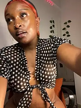 Live webcam show with Ashlleiigh - Interactive Lovense toys available