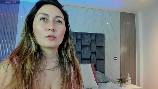 IrianaRouse_ live cam preview