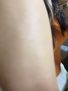 Mina048 live cam preview