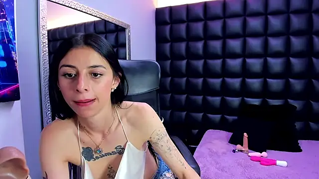 Dulce_Miaa_ live cam on StripChat