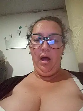 _Saraqueen-- live cam preview