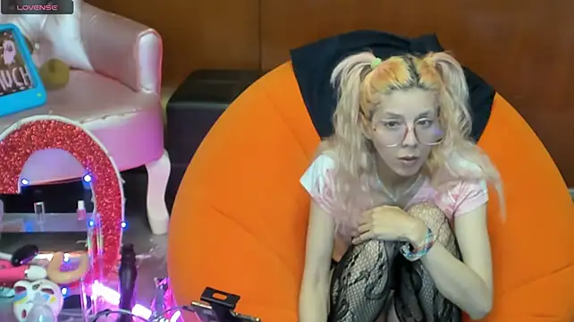 Skinygirl live cam preview