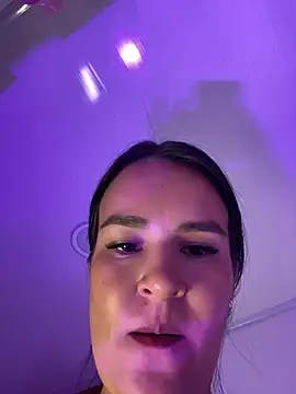 luciemiler live cam on StripChat
