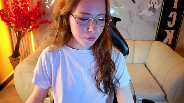 ginger_siren_tf live cam on StripChat