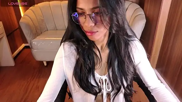 Alina_b_ live cam on StripChat
