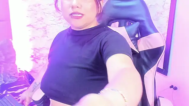 emma_luxxe