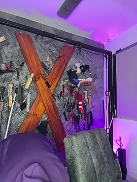 Mistress_lexi_bdsm live sex cam