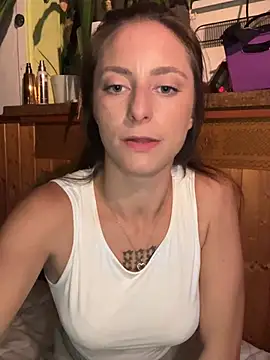TeenLeonie18