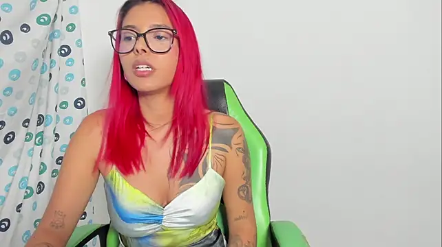 LilithLuxorr_ webcam stripchat model stream image