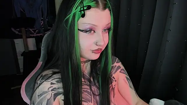 t0riayun0 live cam on StripChat