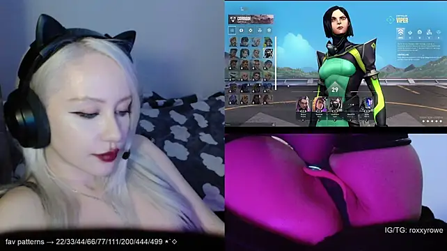 roxxyrowe live cam on StripChat