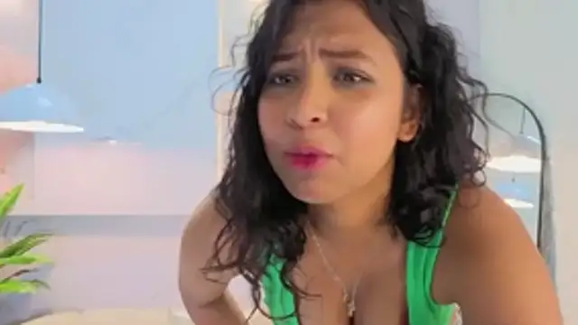 aria_montes_t webcam stripchat model stream image