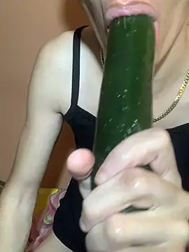 MiroKari2 live cam on StripChat