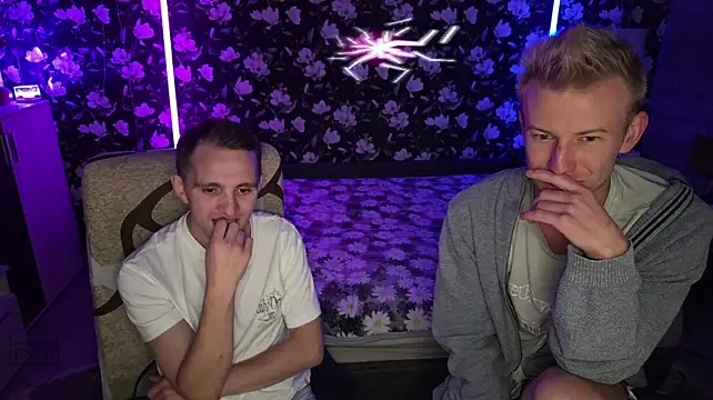 Vuitton live cam on StripChat