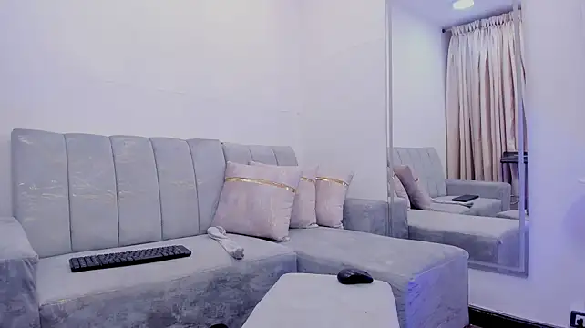 vaiolethx_ live cam on StripChat