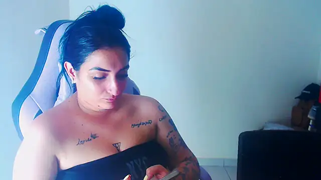 liz_dirty live cam on StripChat