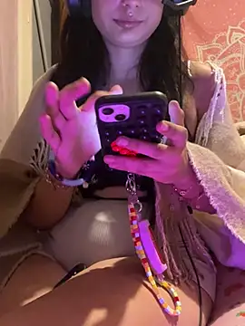LaPetitechienne1 live cam on StripChat