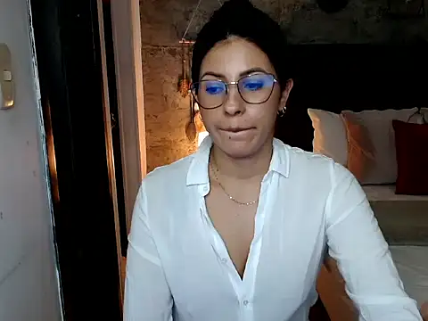 isa_cruzx live cam on StripChat