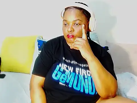 Love-Racheal75 webcam stripchat model stream image