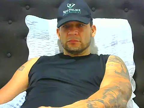 altenori live cam on StripChat