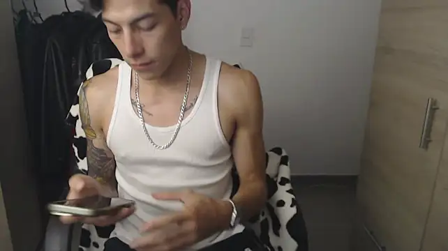chomelo6 live cam on StripChat