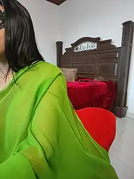 Ruvi_Queen live cam on StripChat