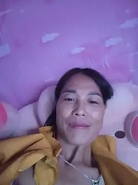 Lily-ly live cam on StripChat