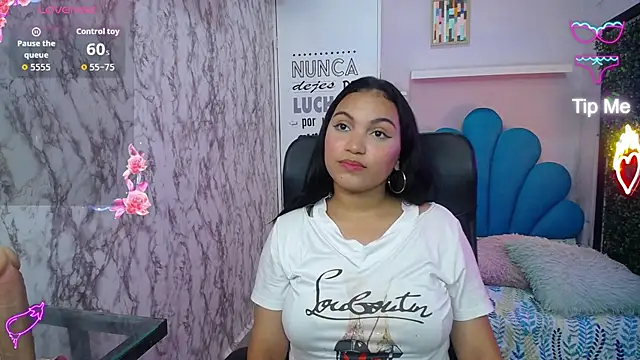 valeria_martinez19 live cam on StripChat