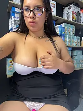 Miss_Bella_Flame live cam preview