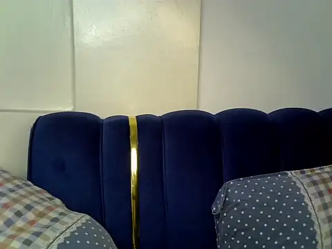 PrettyNoirr live cam on StripChat