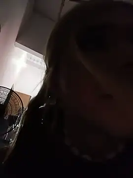 ShainaMonroe live cam preview