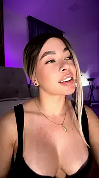 Scarlett_jc live cam on StripChat