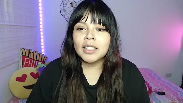 EllieMoonX webcam